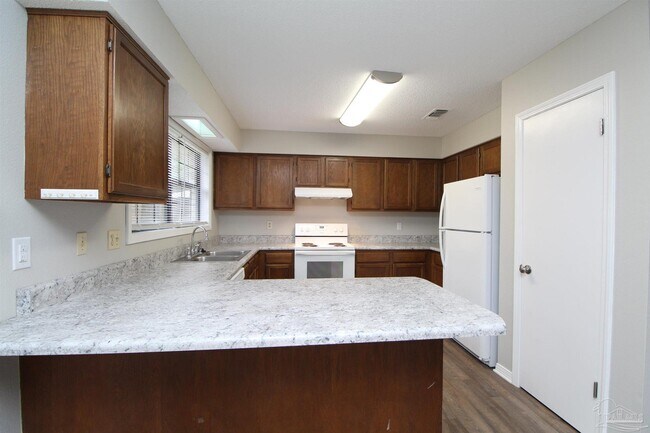 Building Photo - 7649 Old Hickory Dr