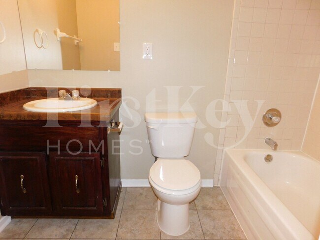 Building Photo - 3037 Leeridge Dr