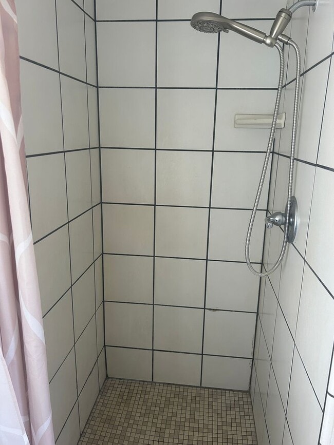 Building Photo - 3bd / 2ba Duplex Unit – Poipu Rd – Pet Friendly