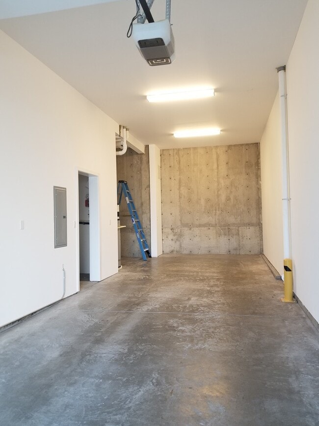 Building Photo - 136 107th Ave SE