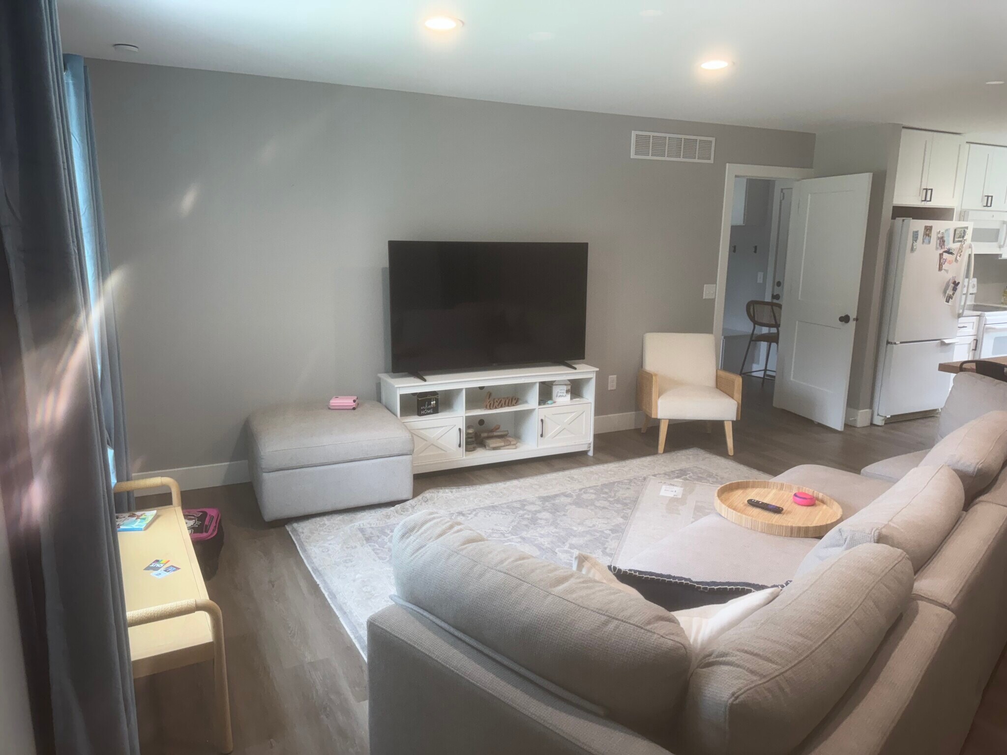 Living room - 102 S Prairie Ave