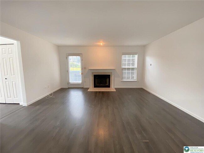 Building Photo - 2150 Rolling Meadow Dr