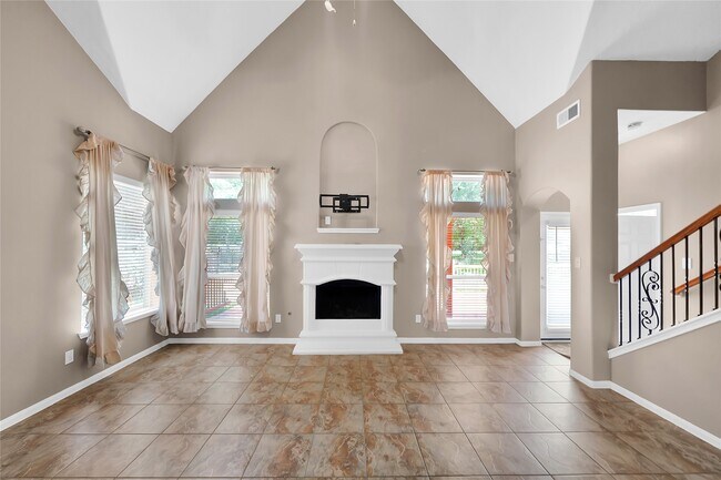 Building Photo - 25525 Oakhurst Forest Dr