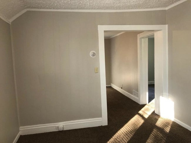 Building Photo - 7807 Wentworth Avenue #Up