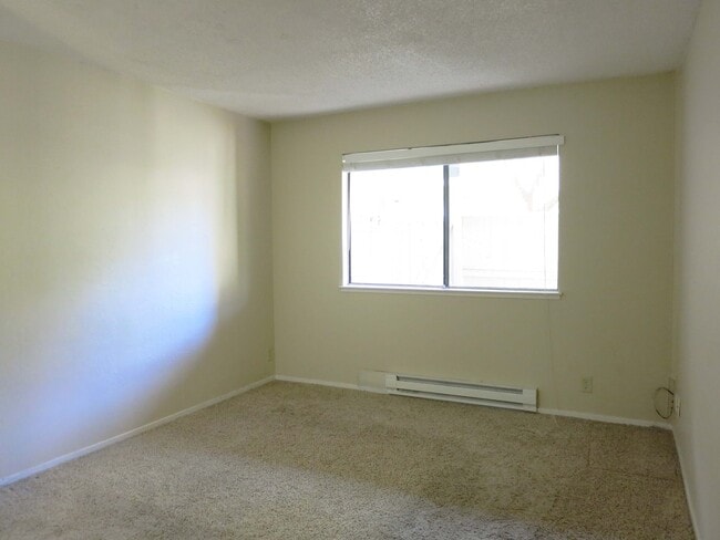 Building Photo - 1 bedroom 1 bath condo in heart of Silicon...