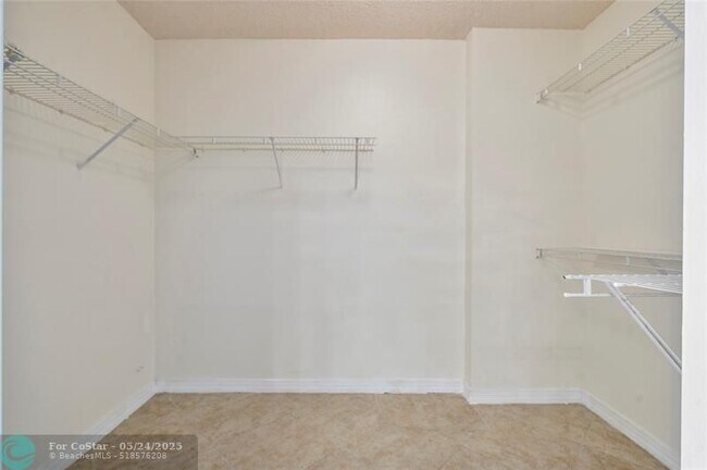 Building Photo - 7866 Trent Dr