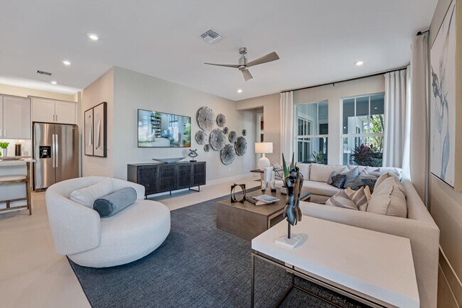 Building Photo - 923 SW Pr Ave