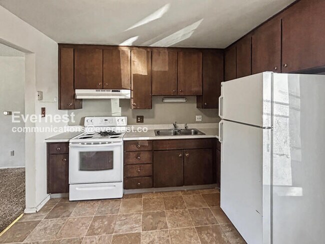 Building Photo - 4311 N Chestnut St