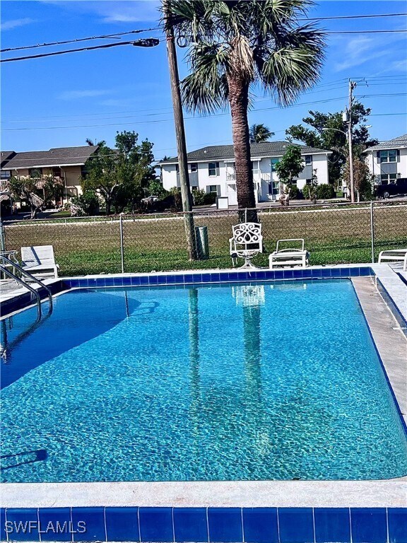 Building Photo - 423 Cape Coral Pkwy W