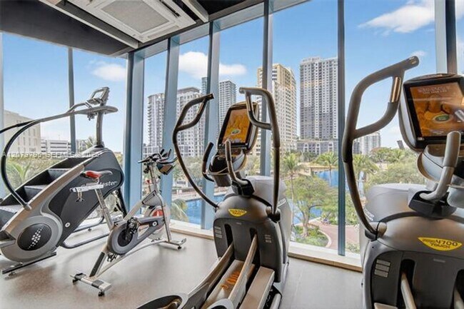 Building Photo - 333 Las Olas Way