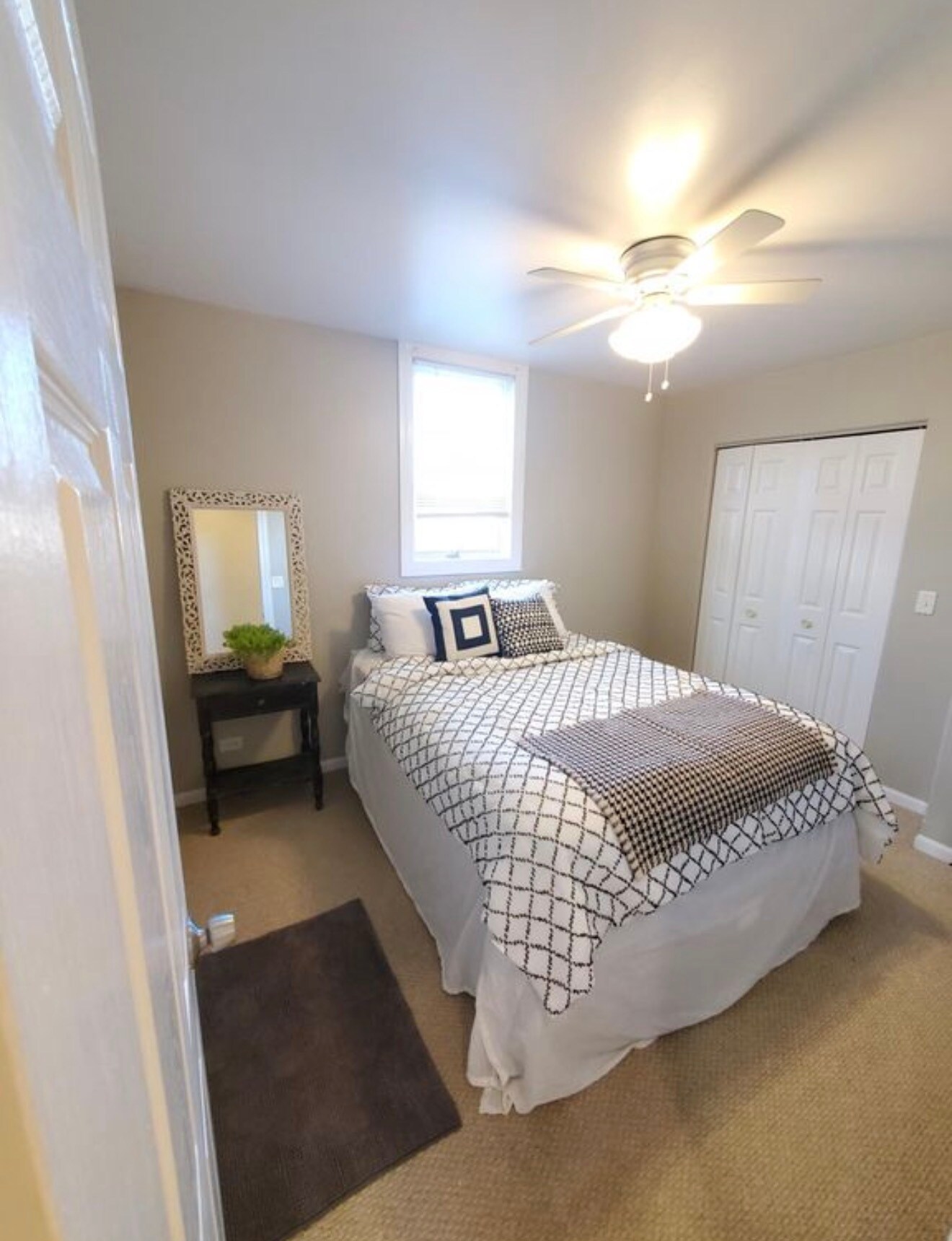 Building Photo - 5638 W Lawrence Ave