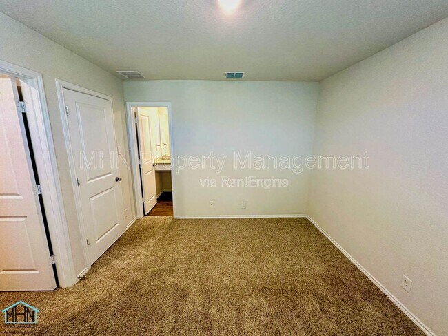 Building Photo - 5022 Jaspillite Ave