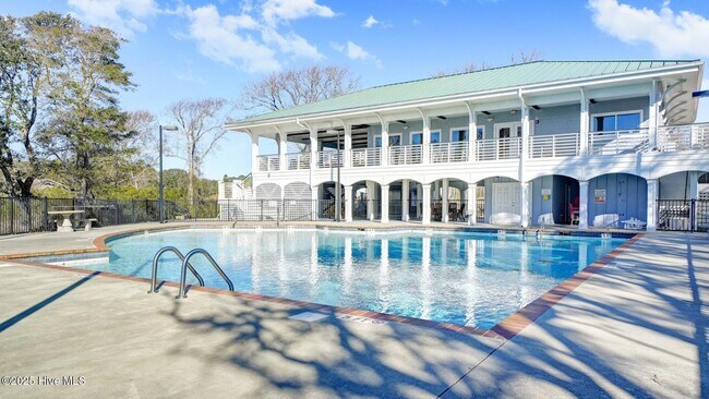 Building Photo - 2272 Dolphin Shores Dr SW