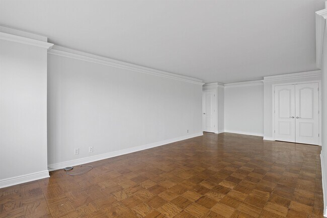 Building Photo - 500 Central Ave