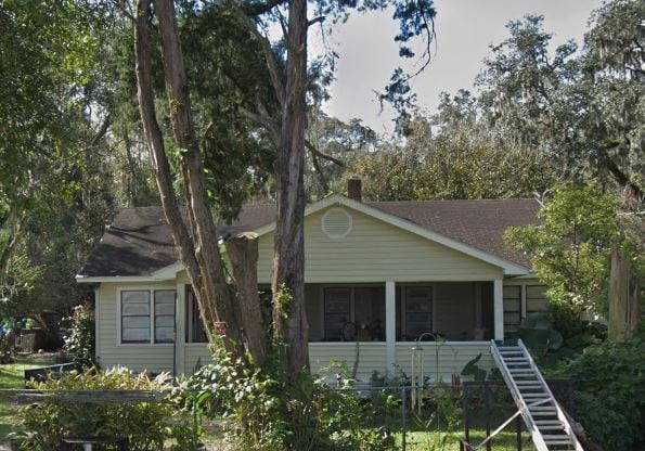 Building Photo - 10658 Iowa Ave