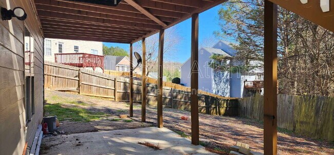 Building Photo - 755 Castlebrooke Way SE