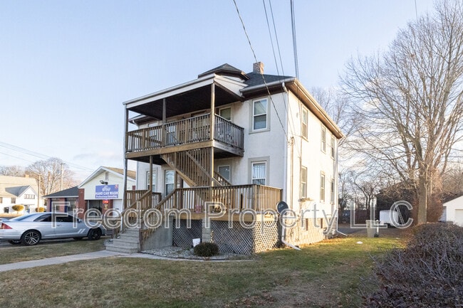 Building Photo - 120 Whiting St