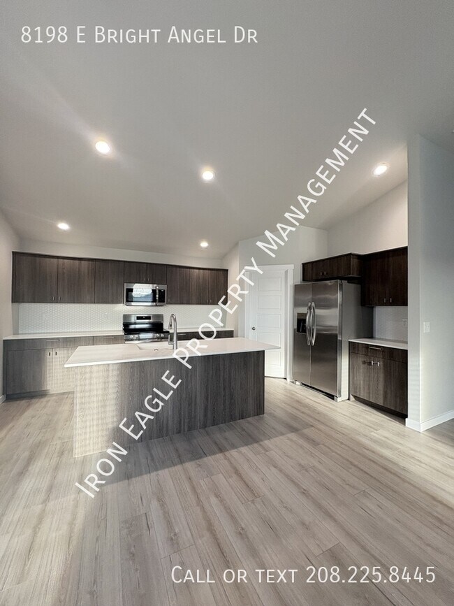 Building Photo - 8198 E Bright Angel Dr
