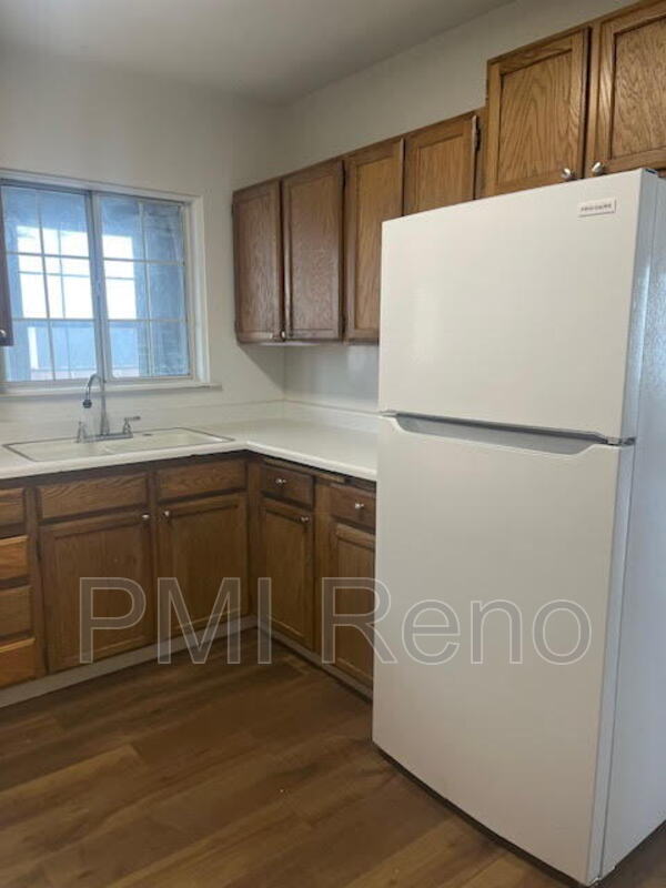 Building Photo - 614 Kuenzli St