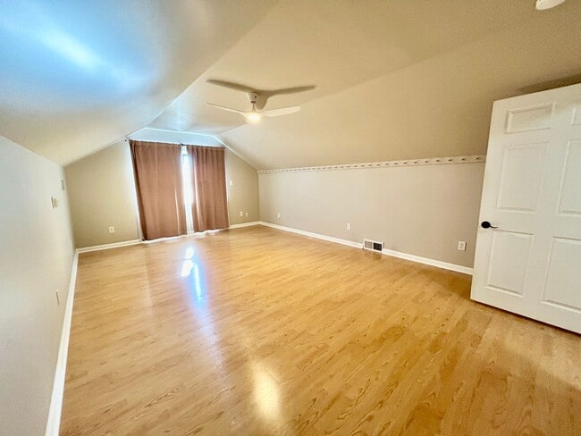 Building Photo - Amazing Home in Tahoma Terrace!