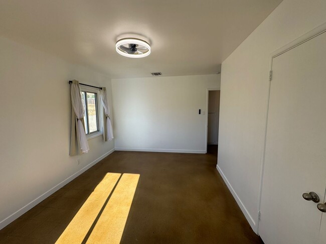 Building Photo - Cabazon single house 4 bed 2 bath for lease