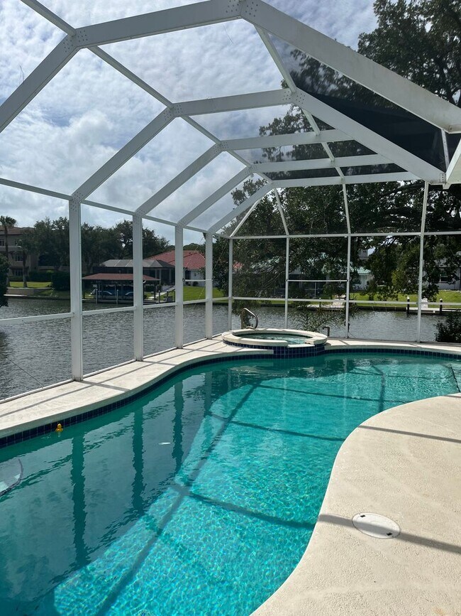 Building Photo - SALT WATER CANAL WITH POOL!!