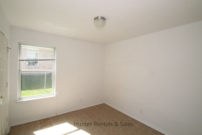 Building Photo - Off The Main Path