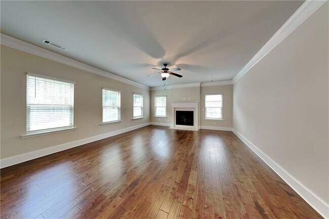 Building Photo - 3770 Brookhollow Dr