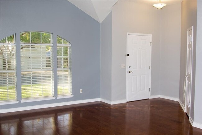 Building Photo - 8005 Nairn Dr