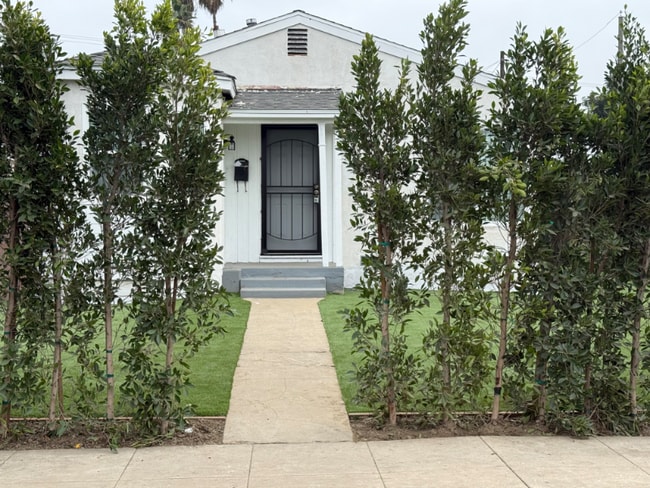 Building Photo - 1212 S Temple Ave