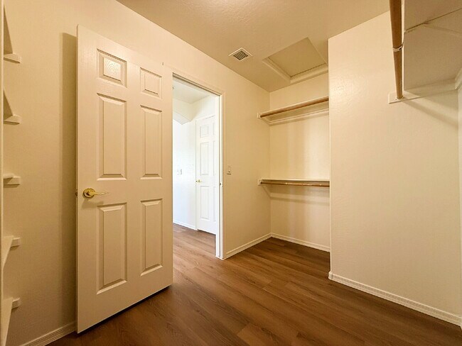 Building Photo - Beautiful Goodyear Home in Centerra – Spacious, Stylish & Move-In Ready!