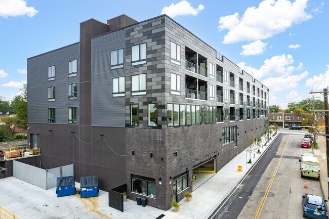 Building Photo - 25 West