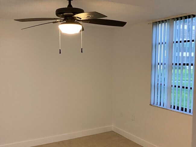 Building Photo - 3626 Whitehall Dr