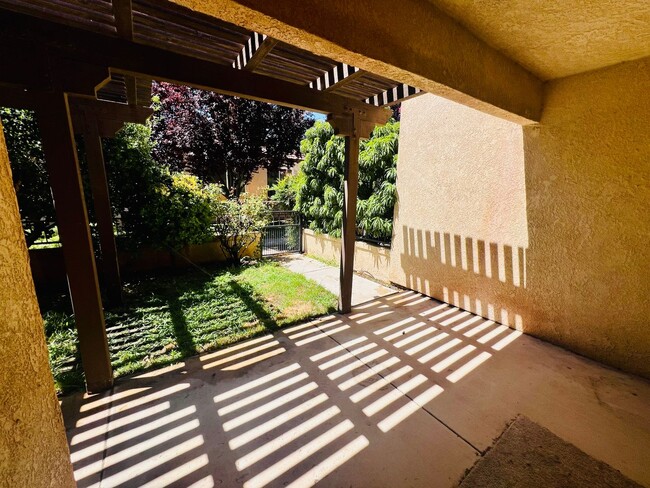Building Photo - Two Bedroom Rental Home in Jess Ranch Avai...