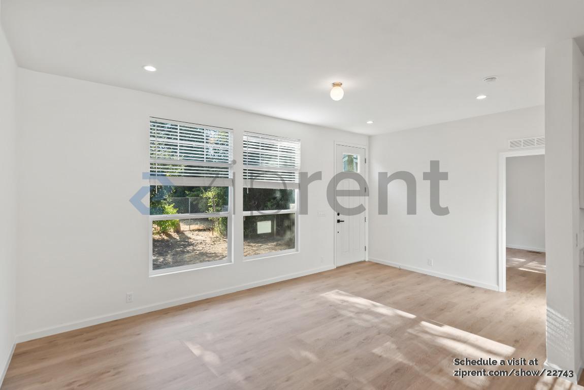 Building Photo - 1133 Lovell Ave