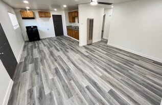 Building Photo - 515 Ramona Ave