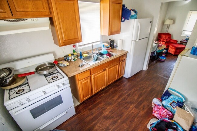 Building Photo - 2 bedroom, 1 bath house in Waterloo