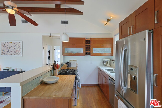 Building Photo - 1630 Penmar Ave