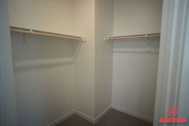Building Photo - Beautiful New Home Off Gosford and McCutchen!