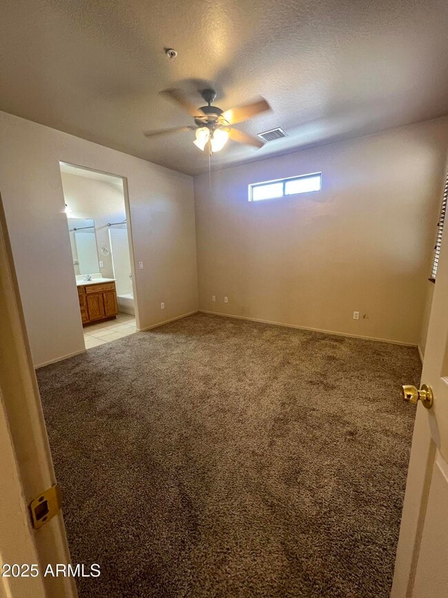 Building Photo - 1770 Bluff Dr