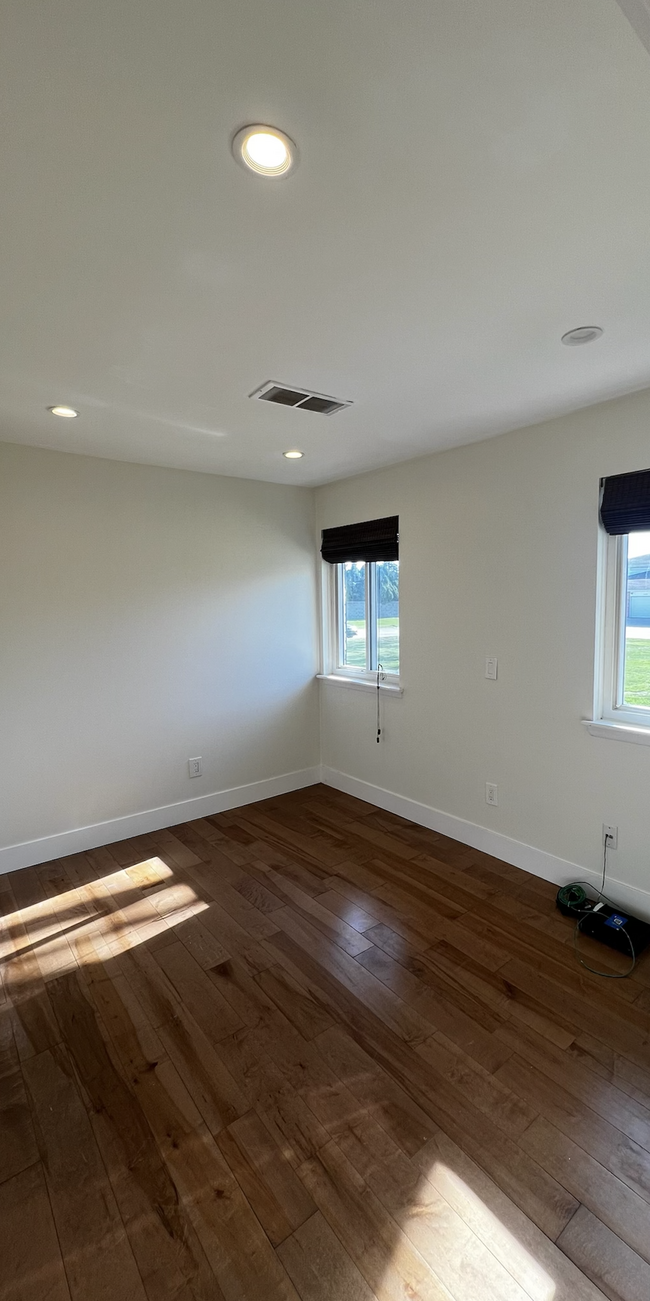 Building Photo - 8515 Winchester Dr