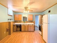 Building Photo - 139 Canal St W