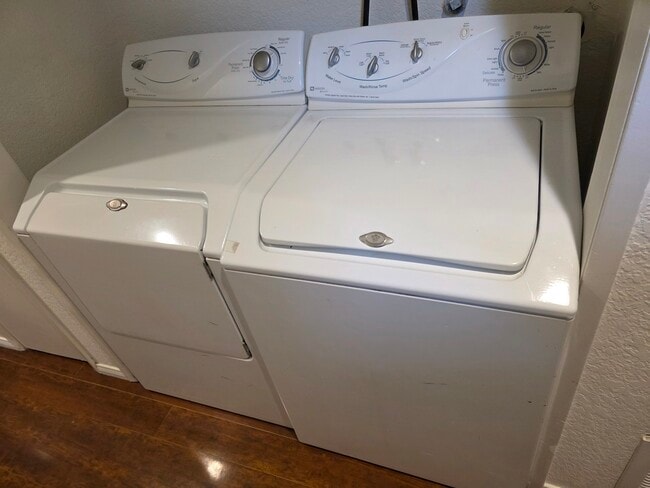 Building Photo - 316 E Imperial Ave