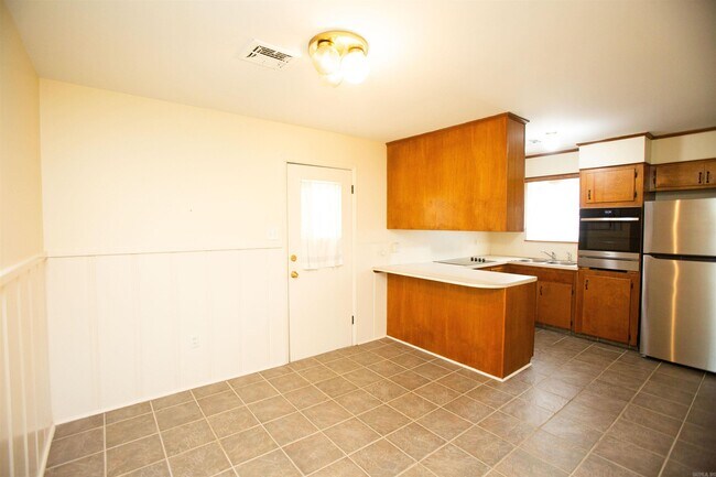 Building Photo - 7400 L St