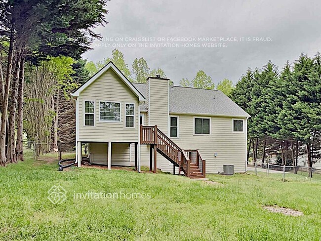 Building Photo - 520 Bone Cir