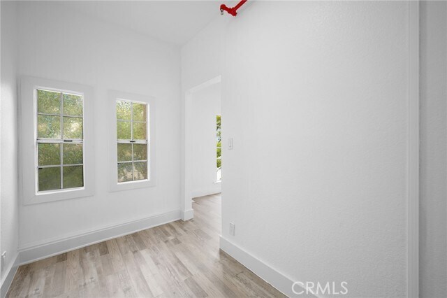 Building Photo - 228 S Kenwood St