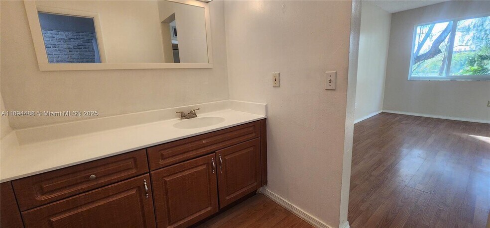 Building Photo - 14850 Naranja Lakes Blvd