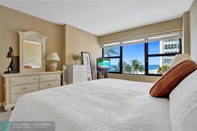 Building Photo - 3800 Galt Ocean Dr