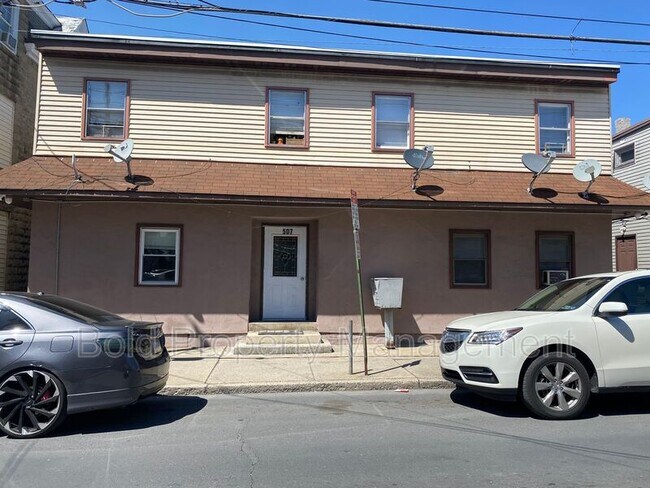 Building Photo - 507 Lehman