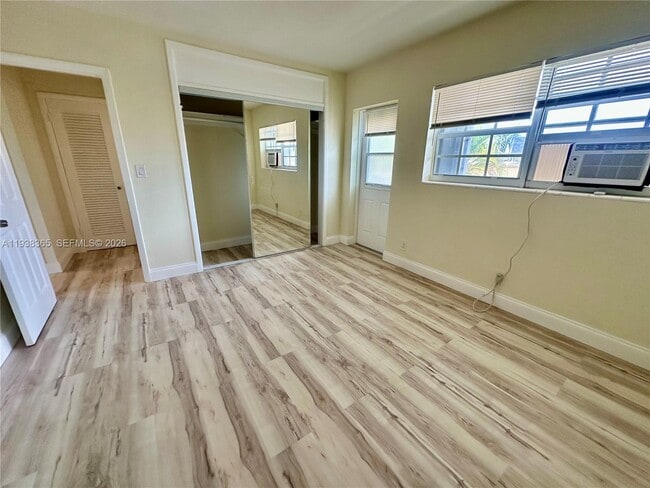 Building Photo - 5420 NE 22nd Terrace